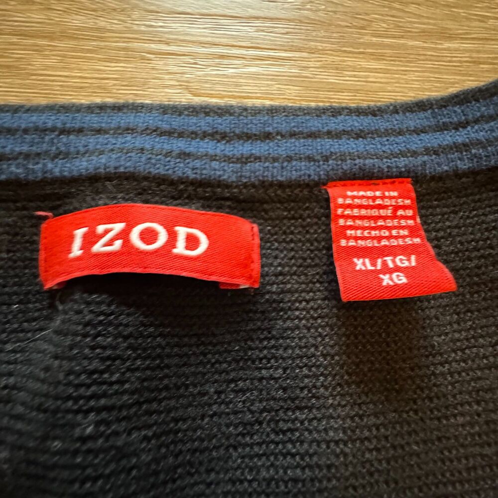 Izod V-Neck Sweater Vest - Picture 3 of 5
